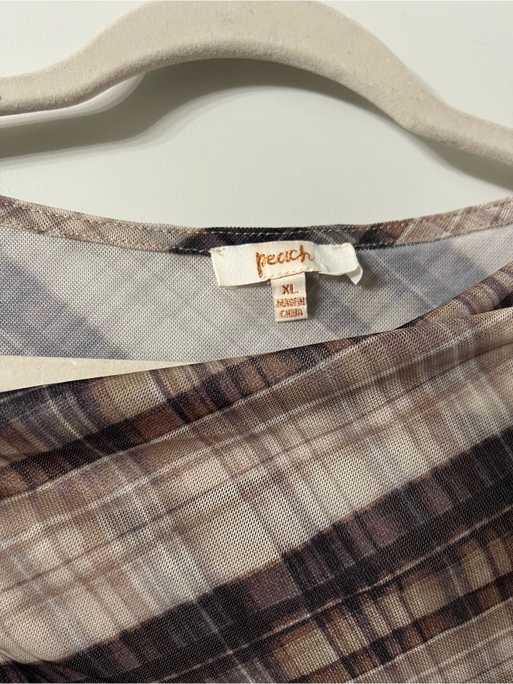 New Ruched Plaid Long-Sleeve Top in Beige and Brown - Picture 3 of 6